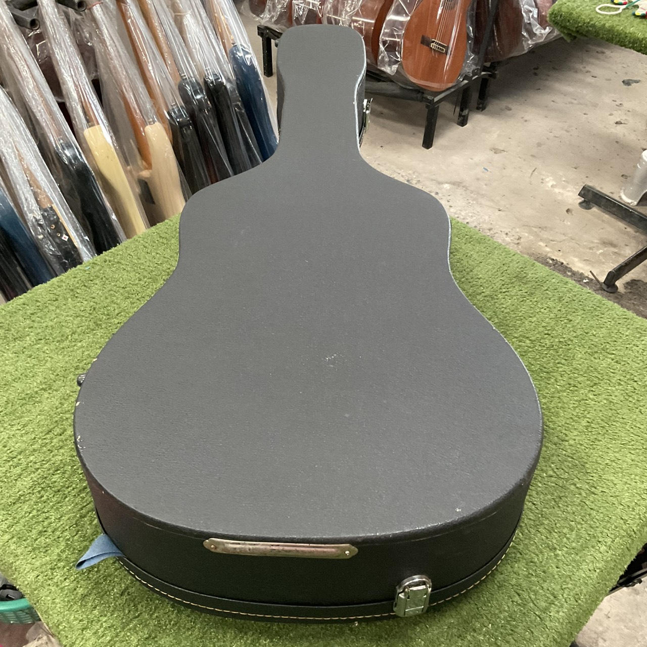 กล่องเคสกีต้าร์โปร่ง