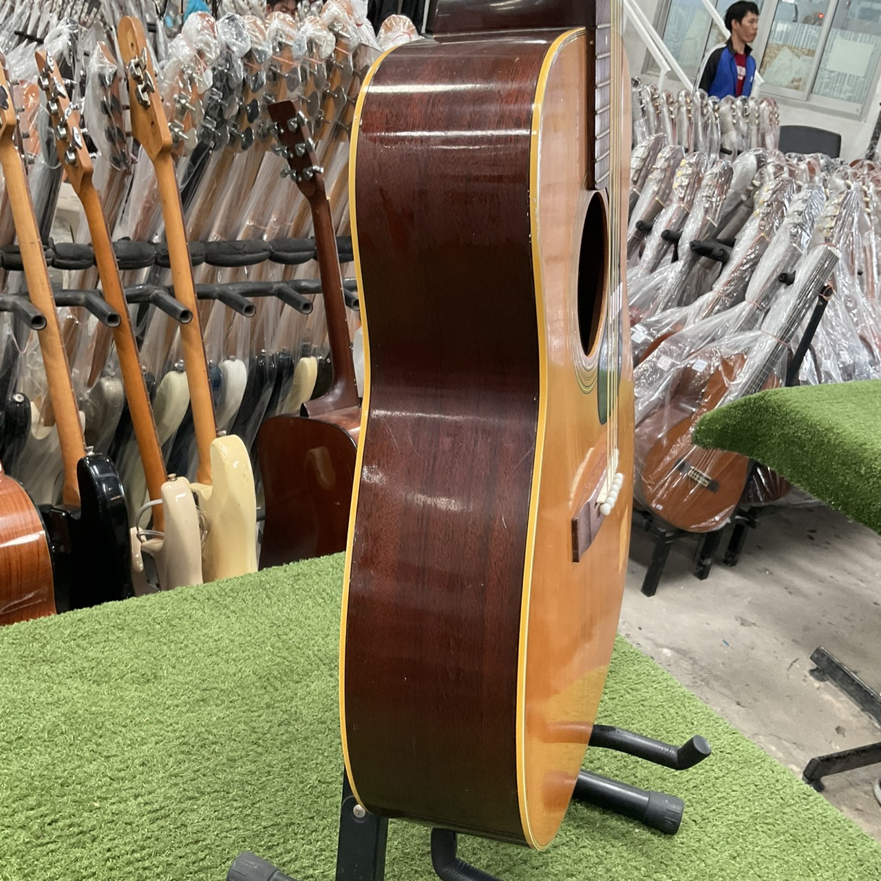 กีต้าร์โปร่ง YAMAHA : FG-200J