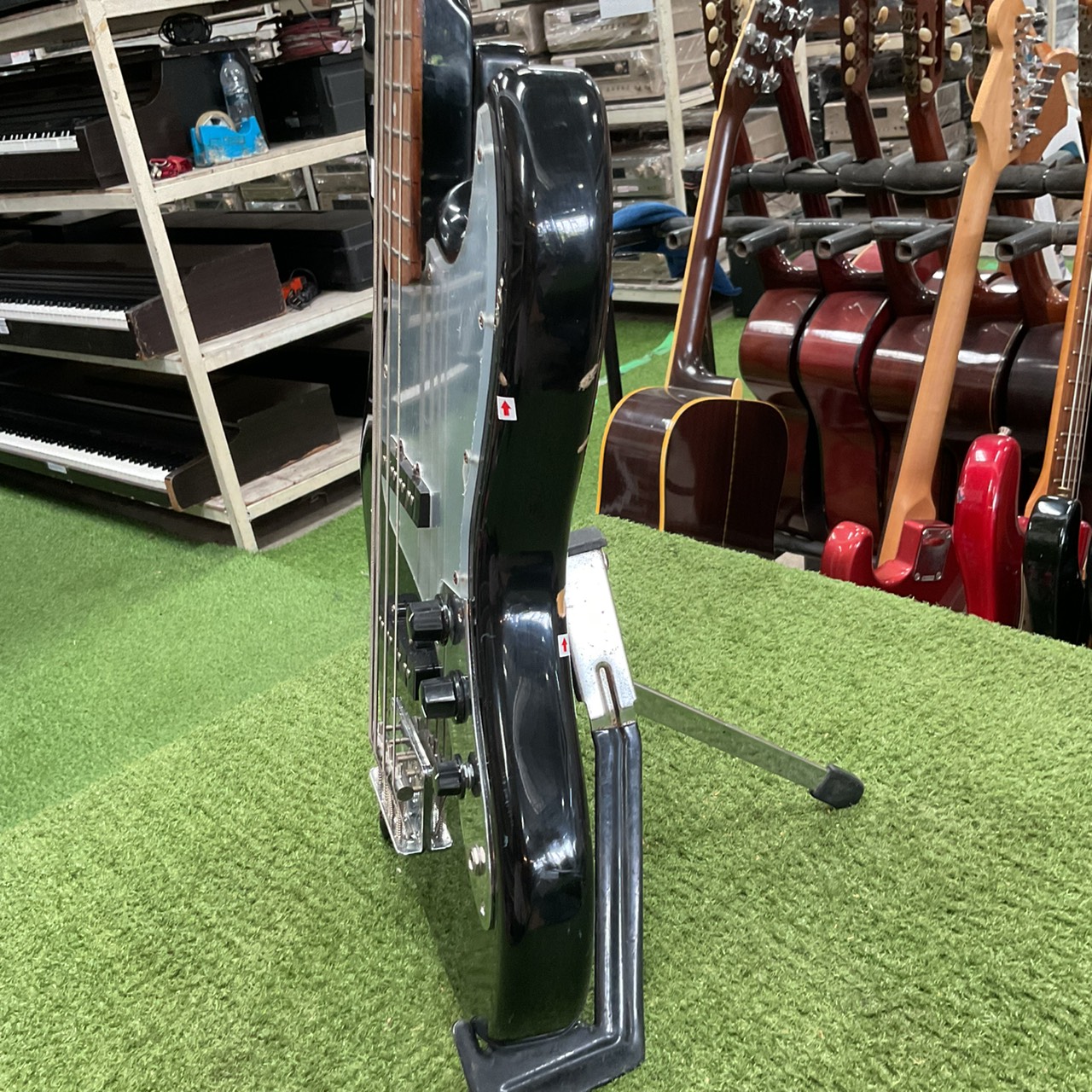 กีต้าร์เบส BUSKER'S