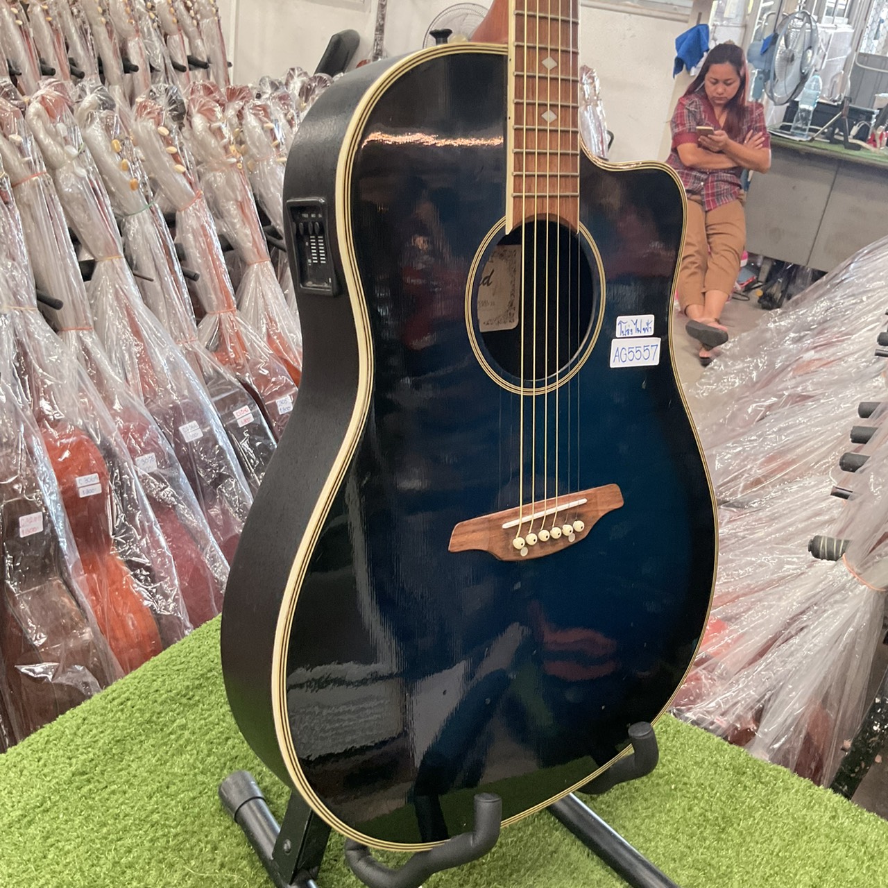 กีต้าร์โปร่งไฟฟ้า Legend : LMB-38