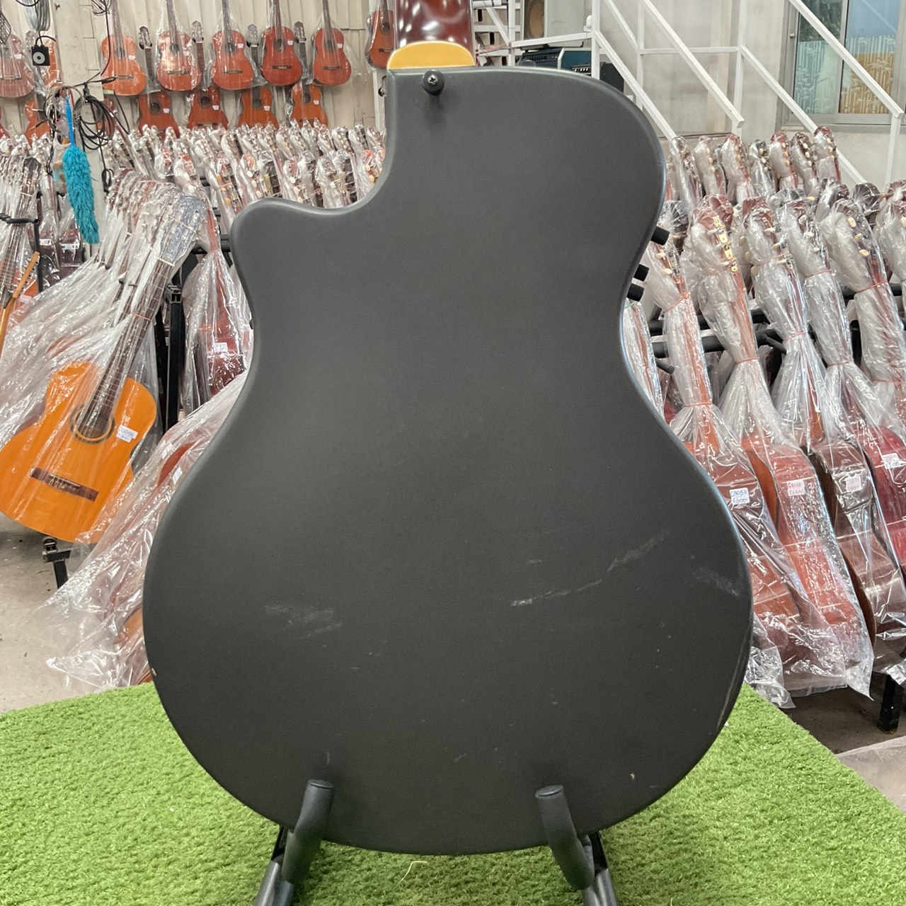 กีต้าร์โปร่งไฟฟ้า YAMAHA : APX-6S