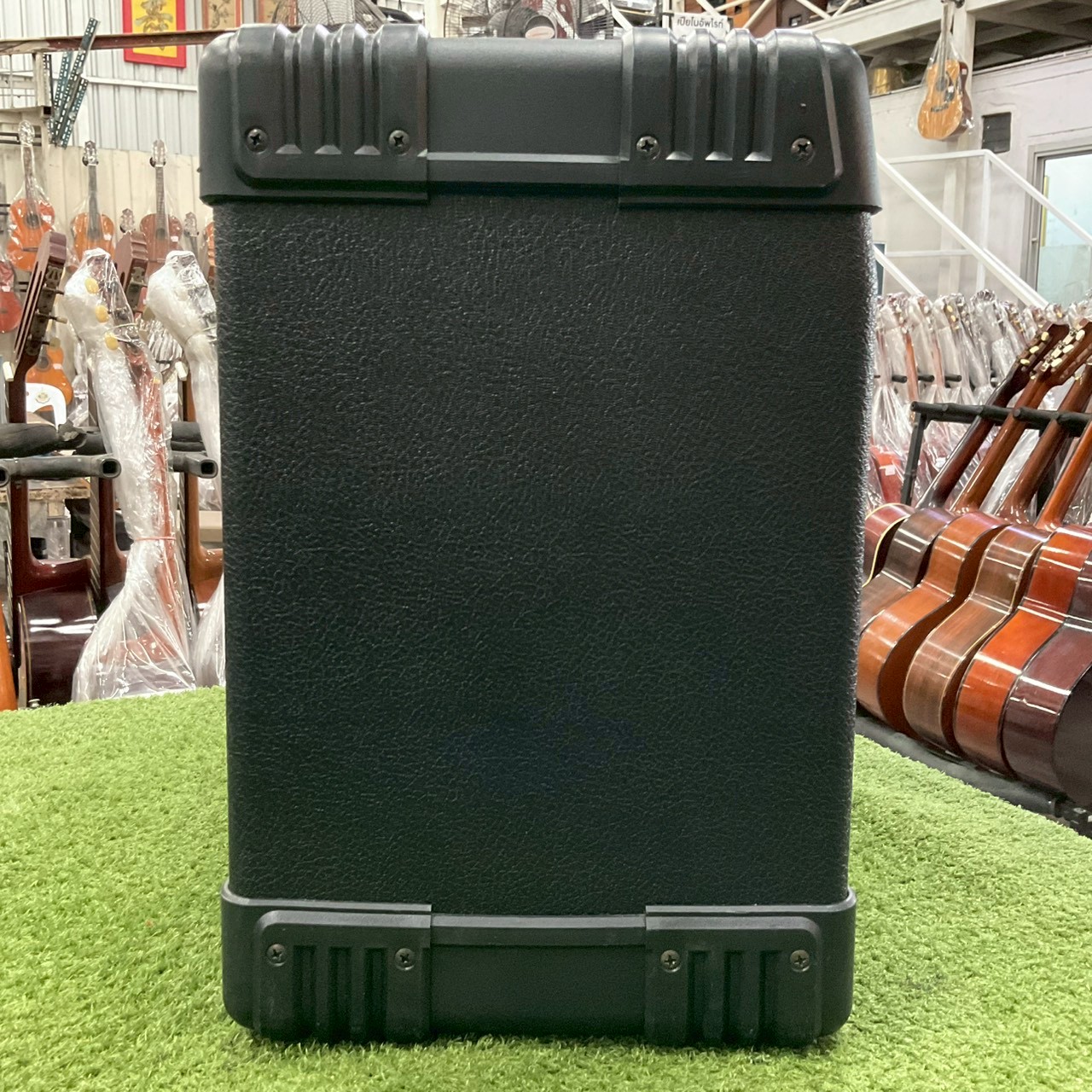 แอมป์กีต้าร์ Guyatone : FLIP 300F