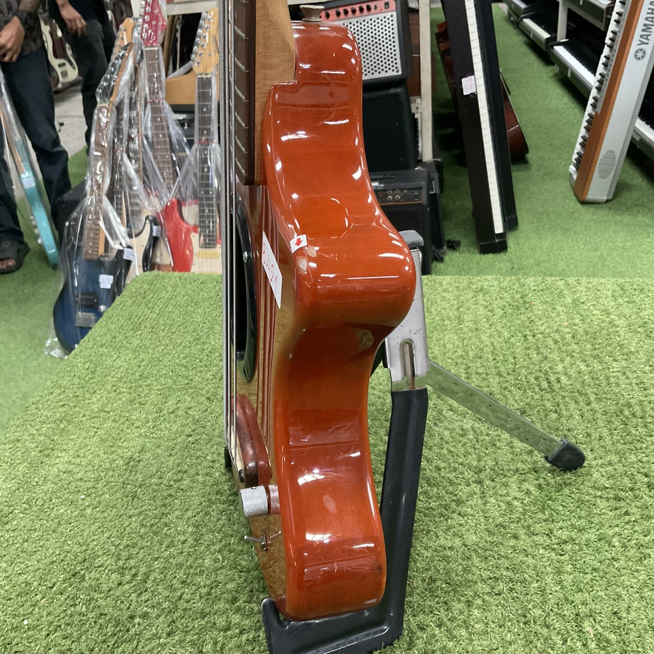 กีต้าร์เบส FERNANDES