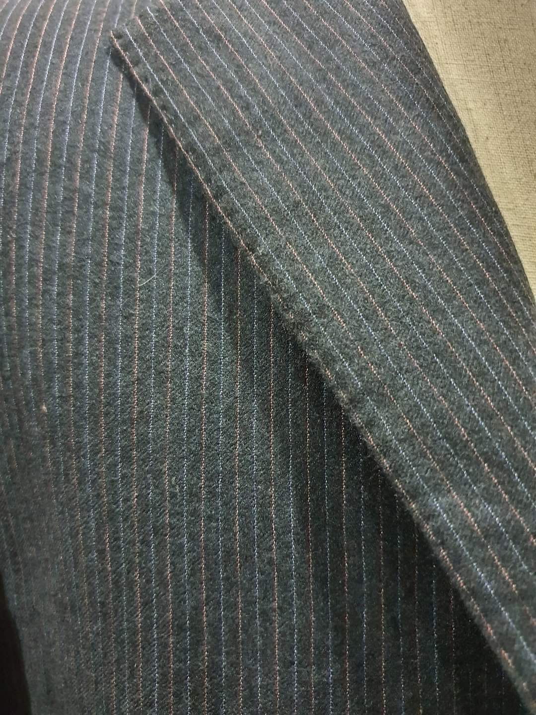 SUIT C0006 สื้อสูท นำเข้า มือสอง สีกรมท่าเข้ม อก 37 นิ้ว