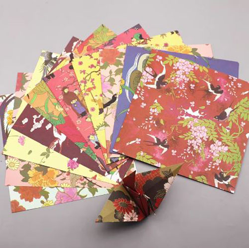 [สื่อการสอนภาษาญี่ปุ่น] กระดาษโอริกามิสี่เหลี่ยมพิมพ์ลายสองด้าน สไตล์ญี่ปุ่น ขนาด 15 ซม. 和風両面プリントの正方形折り紙、サイズ15cm。Japanese Style Double-Sided Printed Square Origami Paper, Size 15 cm.