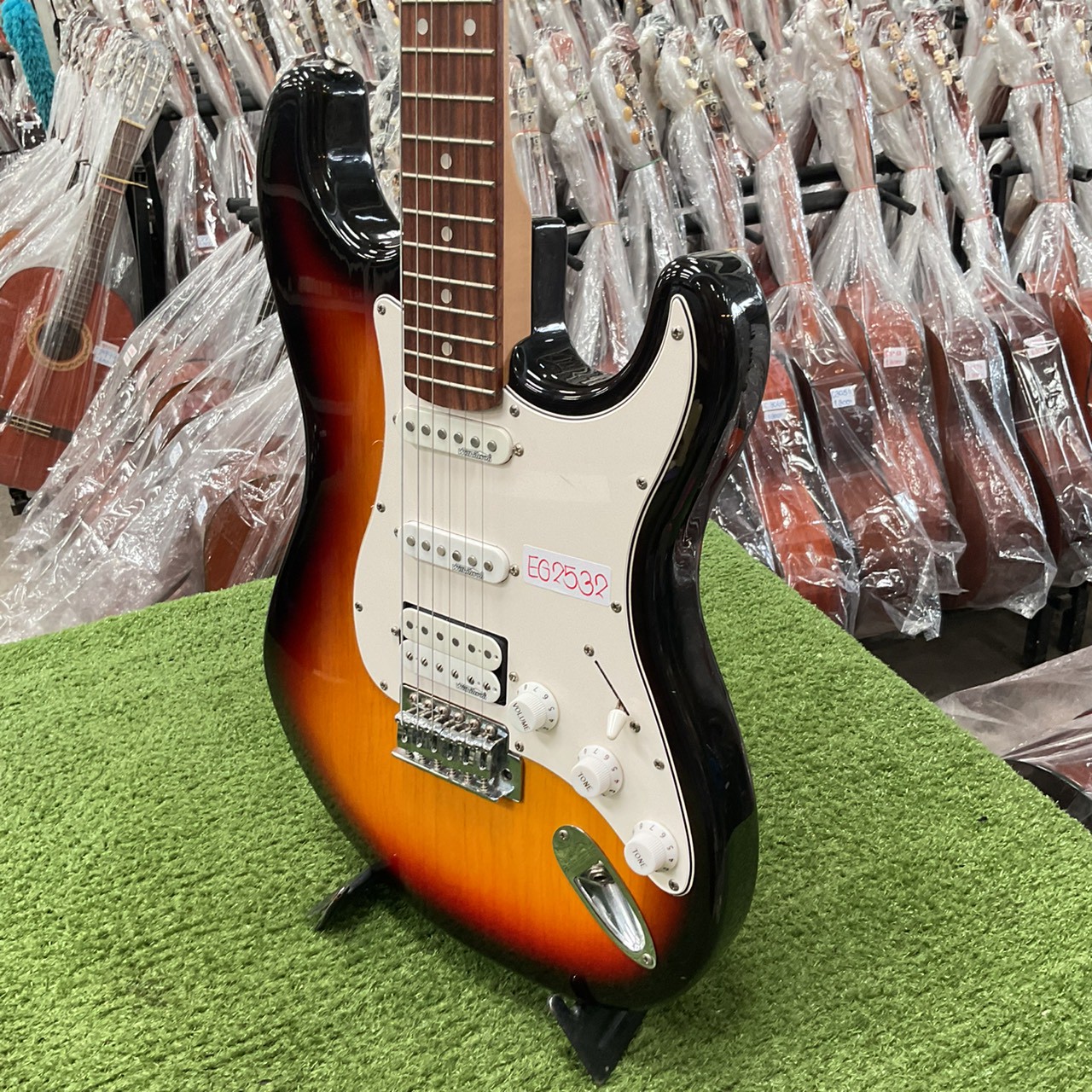 กีต้าร์ไฟฟ้า R D R