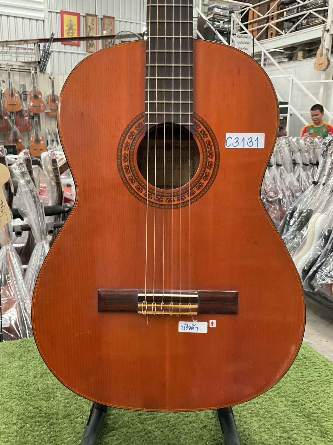 กีต้าร์คลาสสิค CLARK GUITAR : NO.10