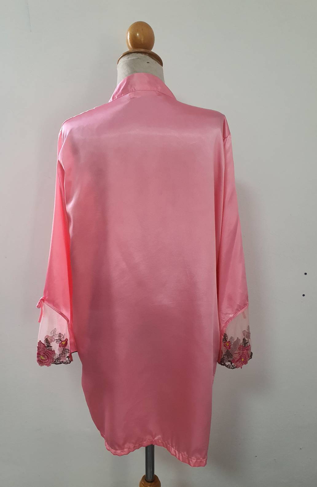 FF06660 เสื้อคลุมชุดนอน สีชมพูเข้ม มือสอง อก free-42 นิ้ว