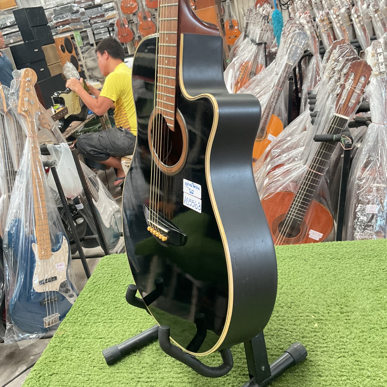 กีต้าร์โปร่งไฟฟ้า YAMAHA : APX-6S