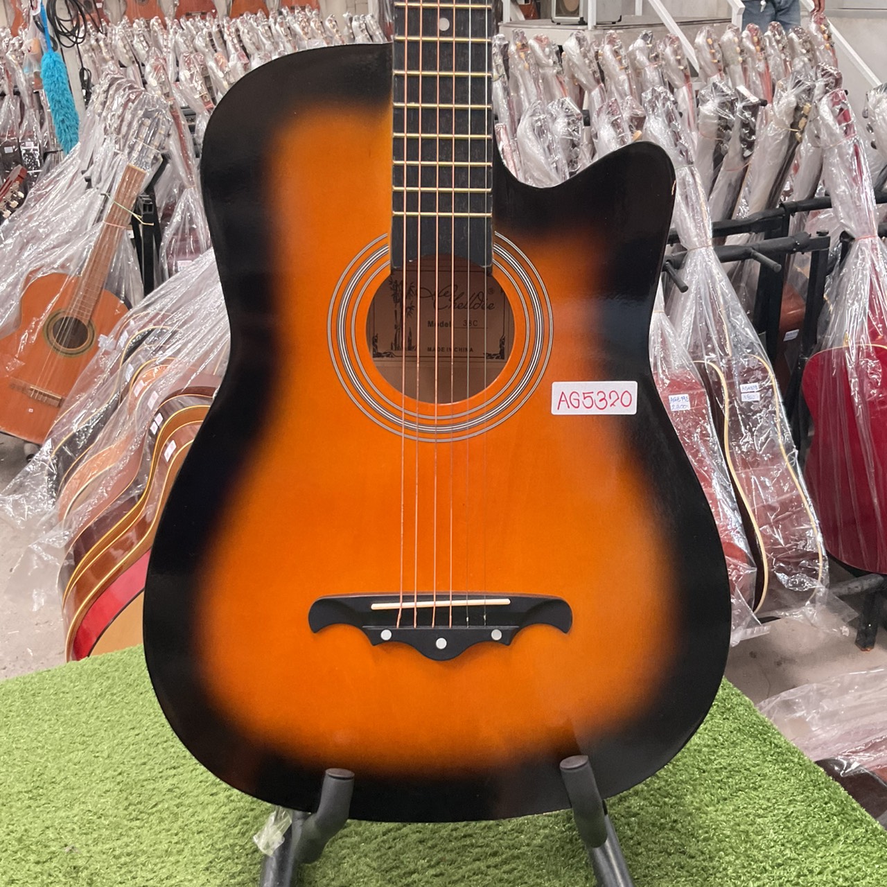 กีต้าร์โปร่ง Chelldee : 38C