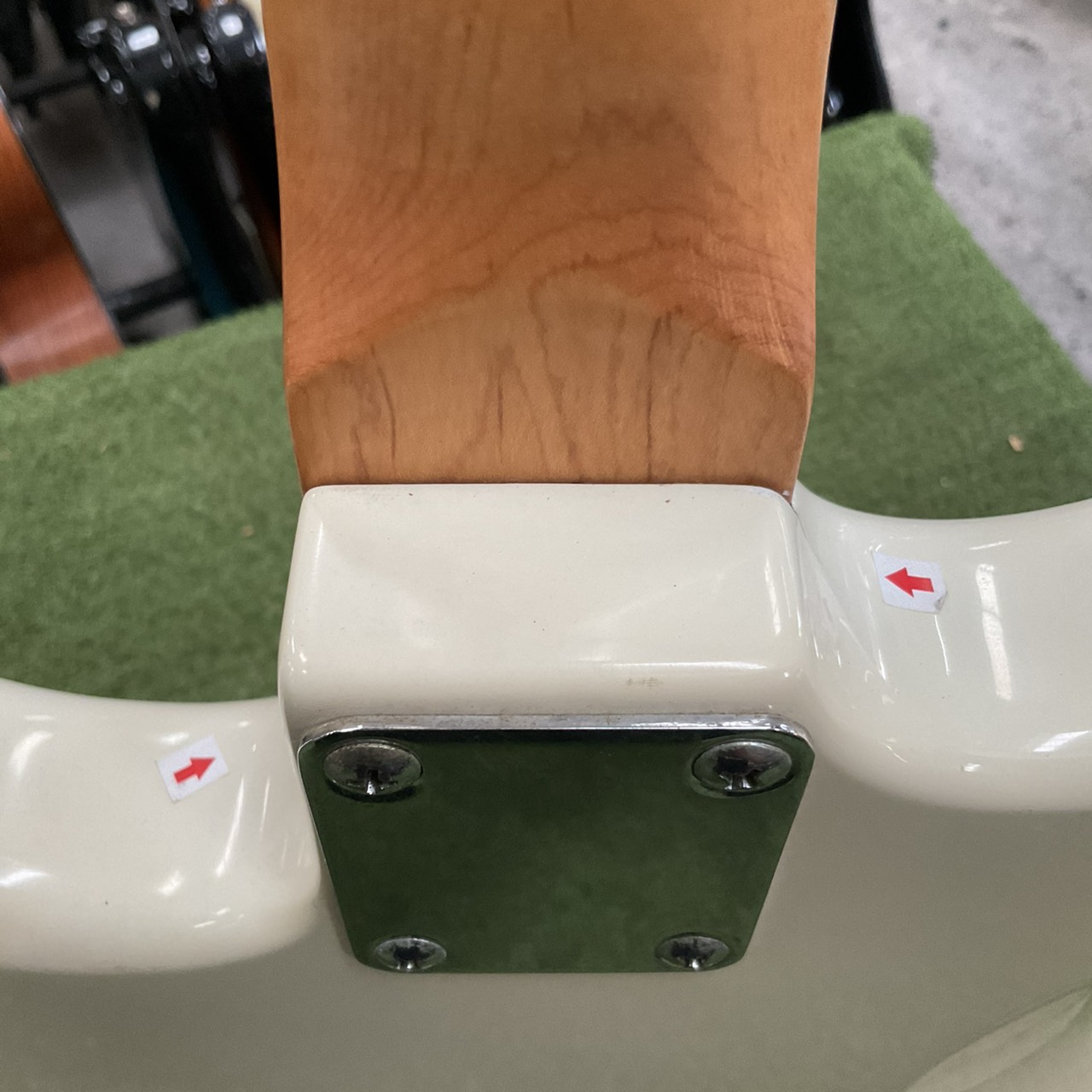 กีต้าร์ไฟฟ้า Photogenic