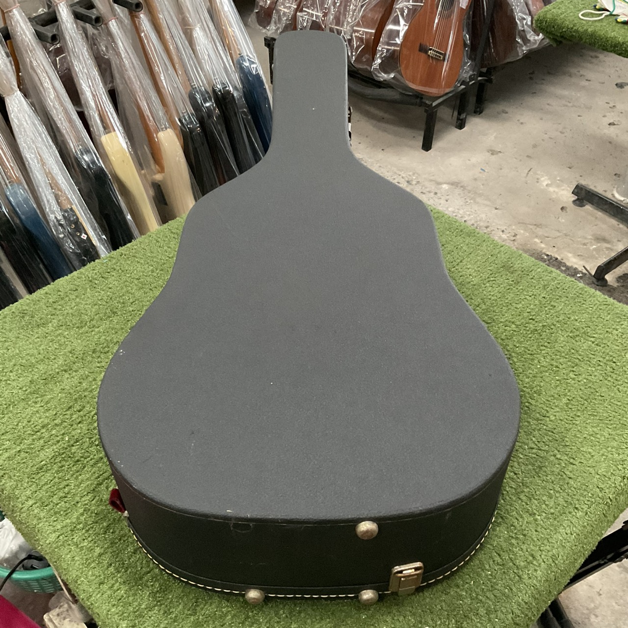 กล่องเคสกีต้าร์โปร่ง