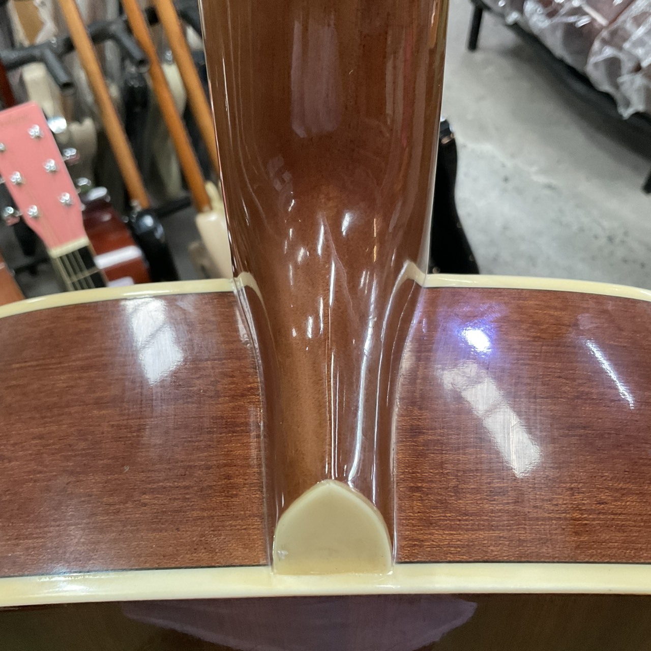 กีต้าร์โปร่ง HONEY BEE : F-15 N