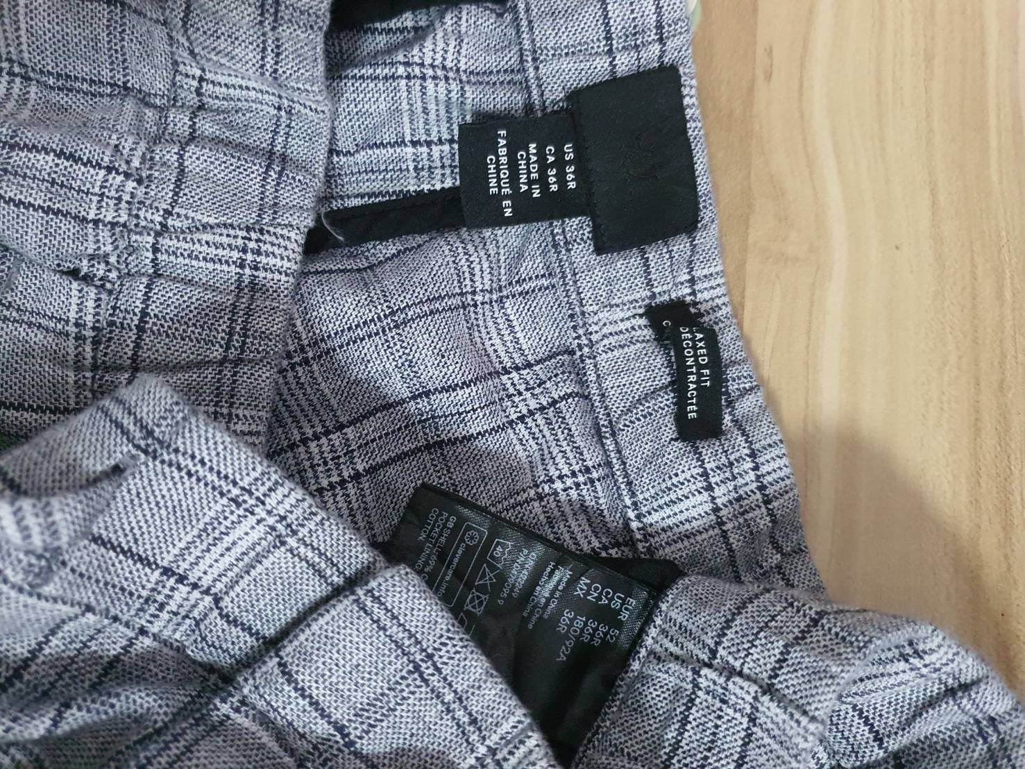 FF06343 กางเกงขาสั้น สีเทาลายตาราง แบรนด์ H&M เอว 34-36นิ้ว