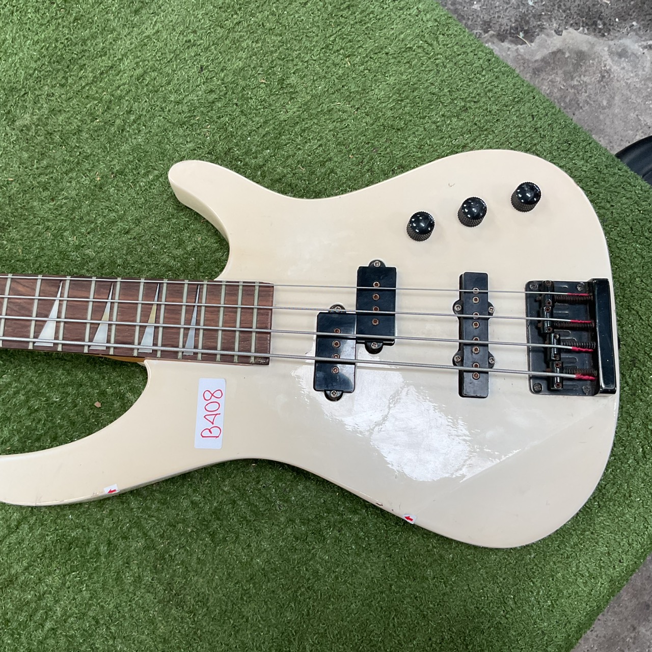 กีต้าร์เบส STRAINER : JS