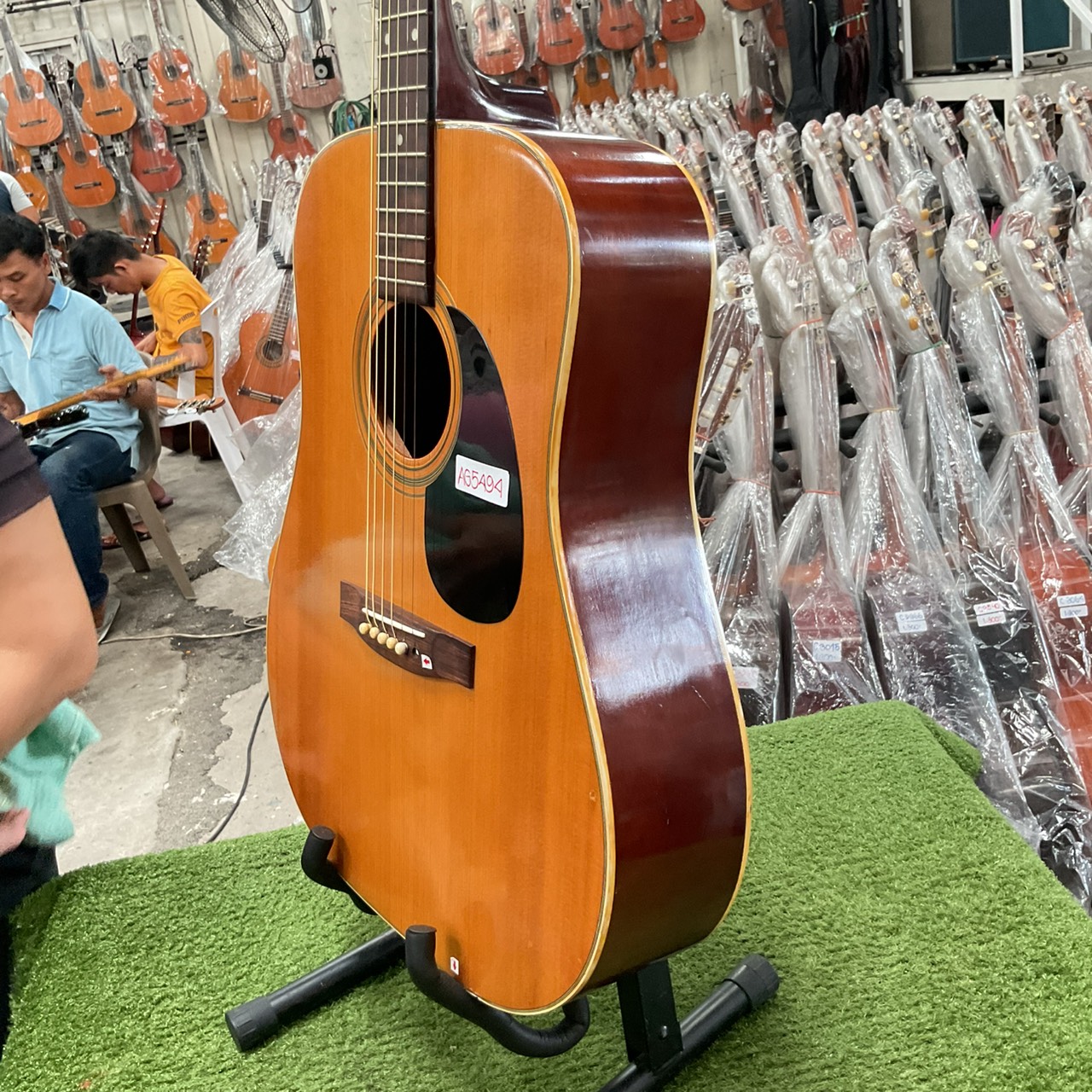 กีต้าร์โปร่ง Phenix : W130