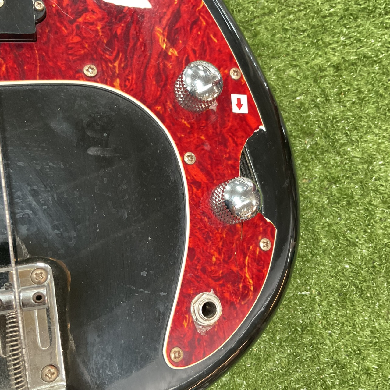 กีต้าร์เบส Maison