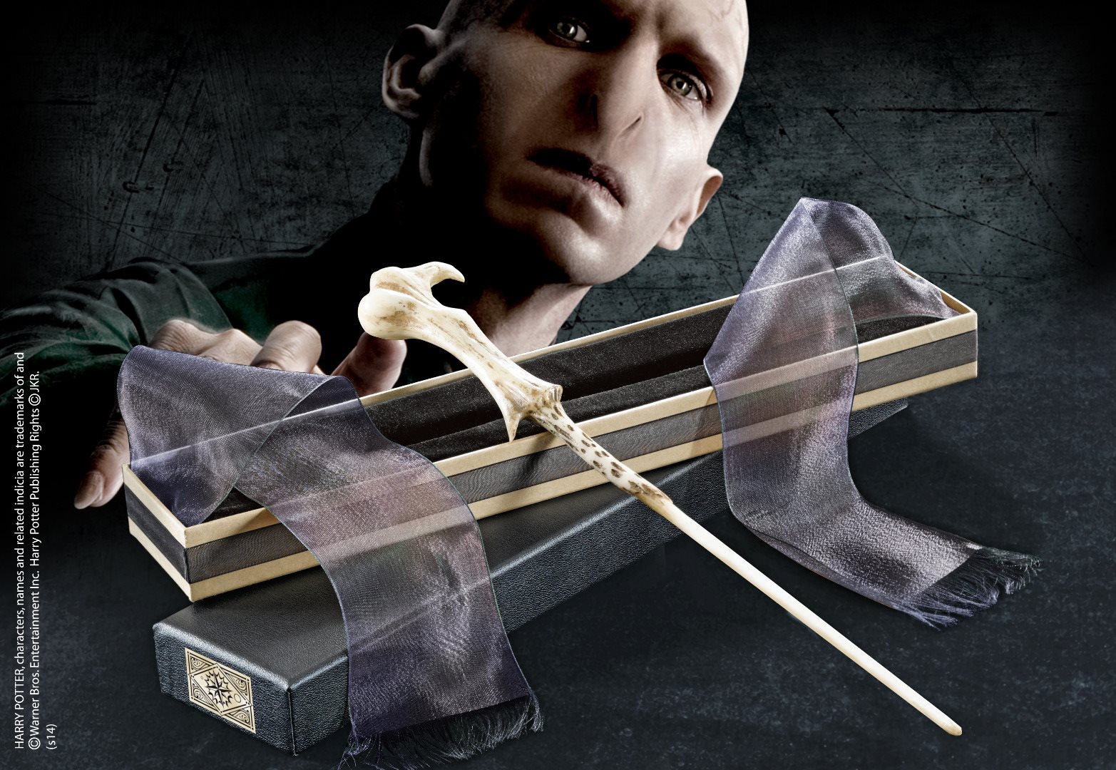 ไม้กายสิทธิ์ลอร์ดโวลเดอมอร์ Lord Voldemort Wand Ollivanders Box : Noble Collection
