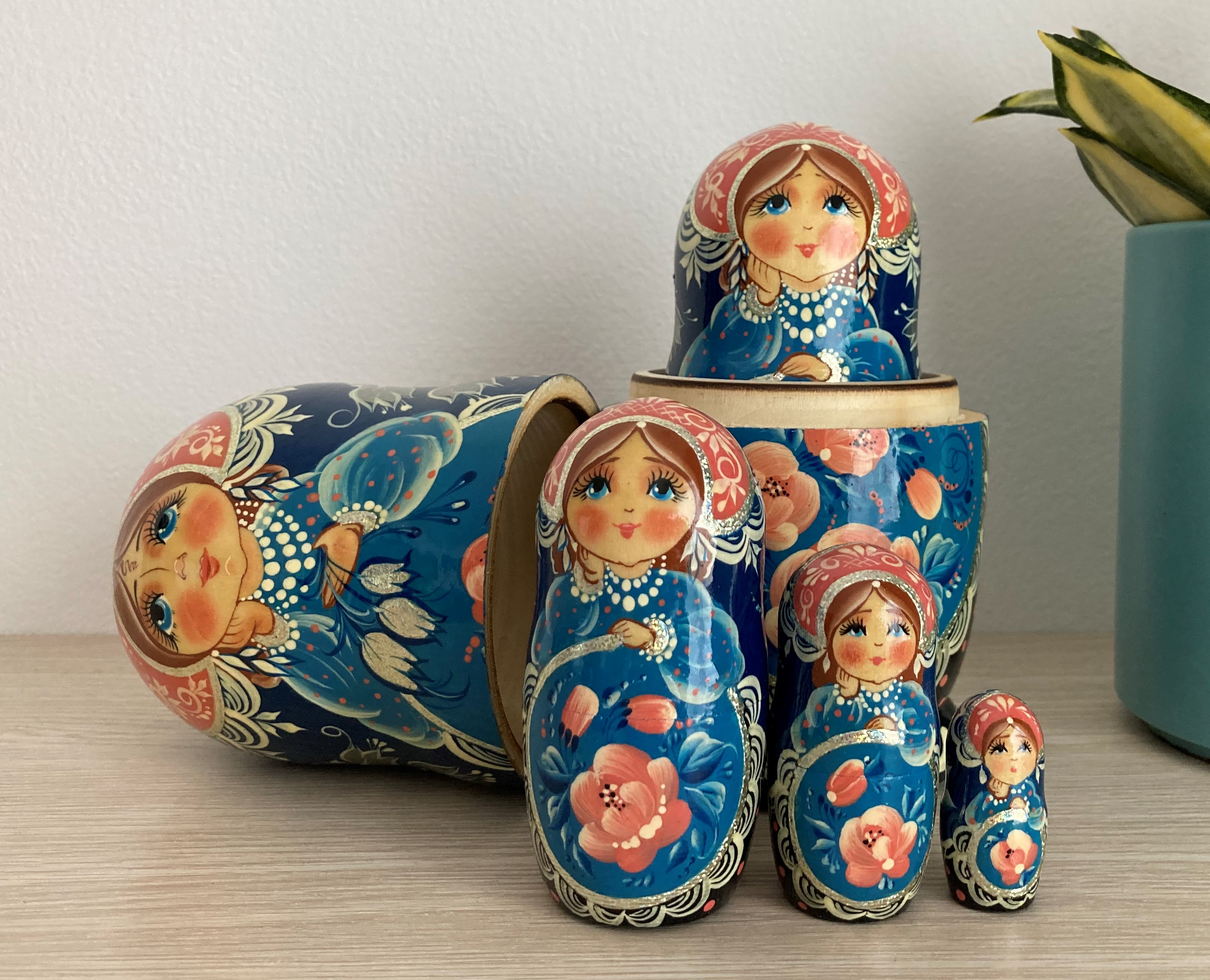 ตุ๊กตาแม่ลูกดก (Matryoshka) - Premium Doll From Russia With Love "Beautiful Girl 02"