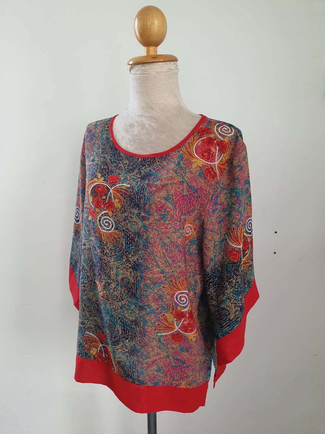 FF05524 เสื้อผ้ามือสอง ชีฟอง ลายแดงน้ำตาล