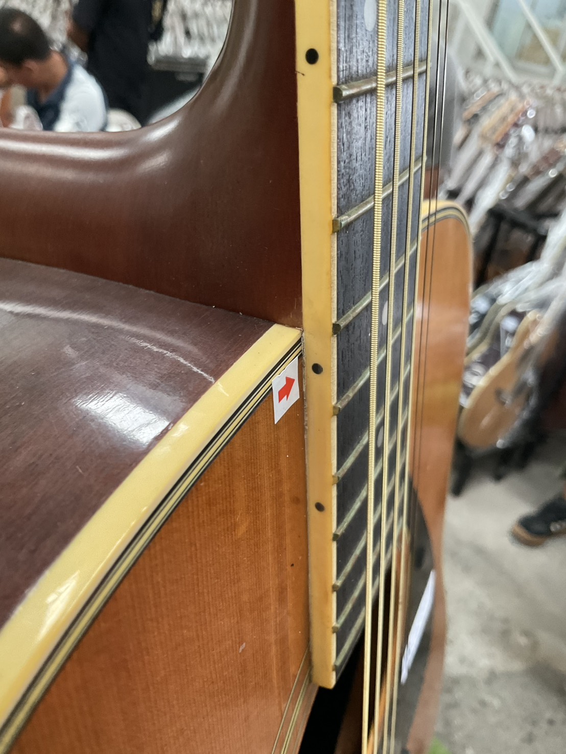 กีต้าร์โปร่ง YAMAHA : FG-200D