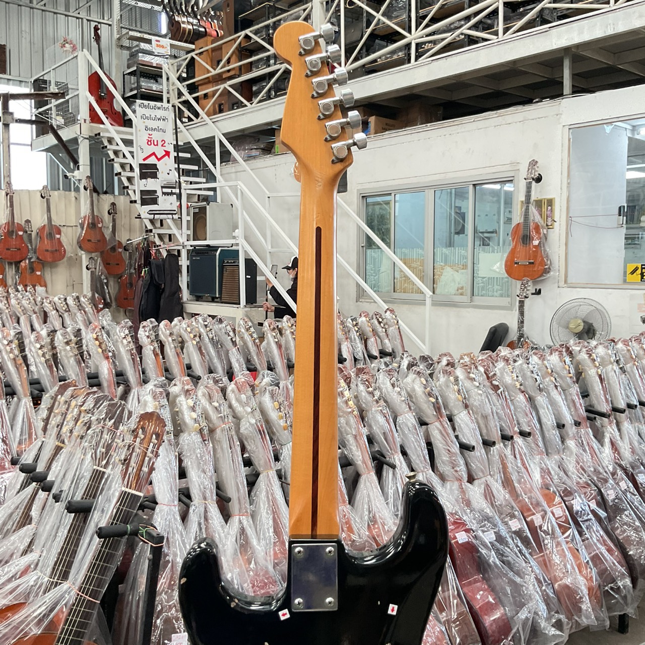 กีต้าร์ไฟฟ้า Maison