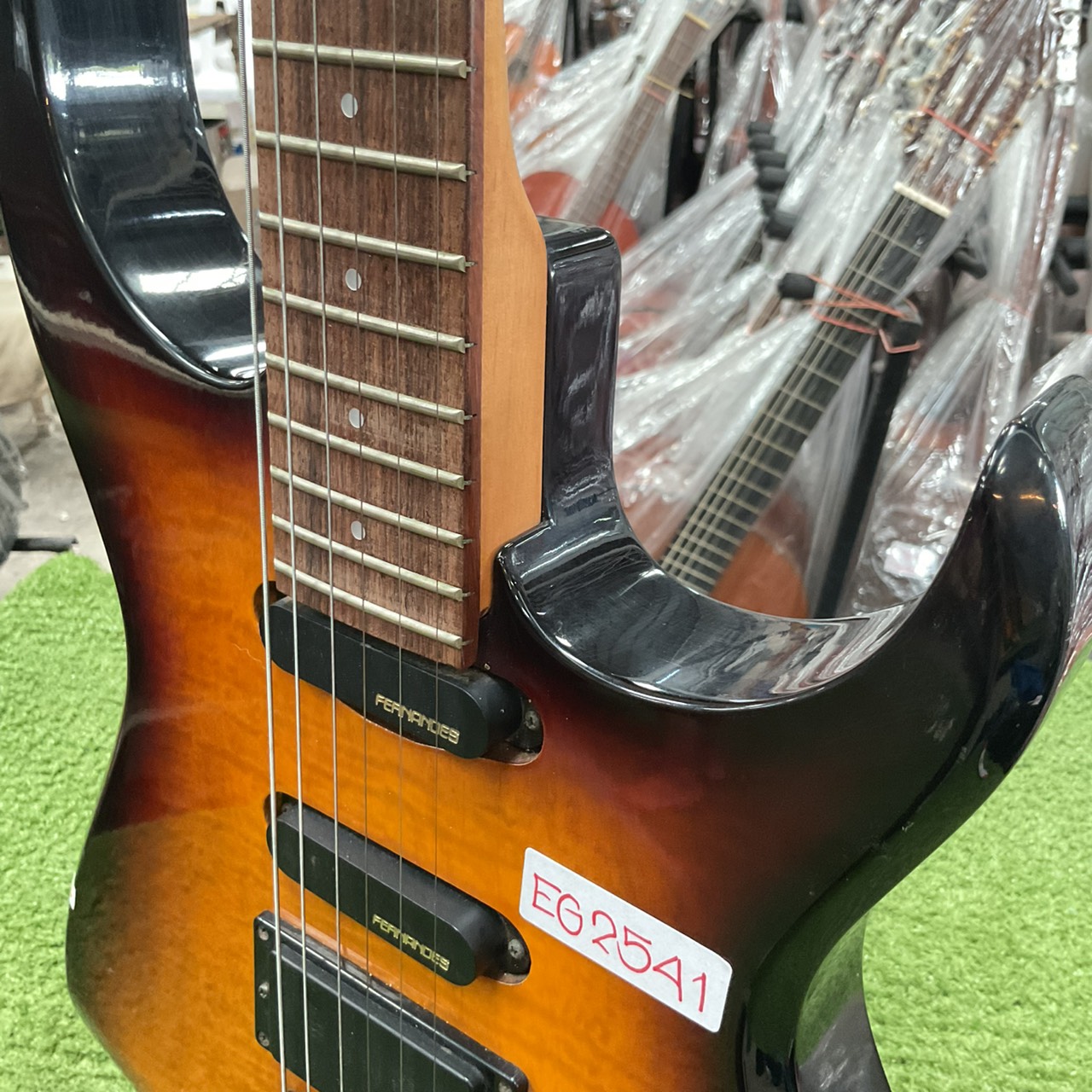 กีต้าร์ไฟฟ้า FERNANDES