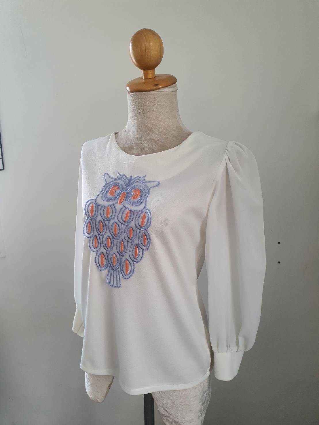FF05479 เสื้อแฟชั่น สีขาวลายนกฮูกปัก