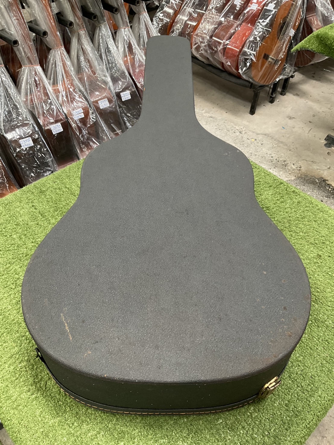 กล่องเคสกีต้าร์โปร่ง