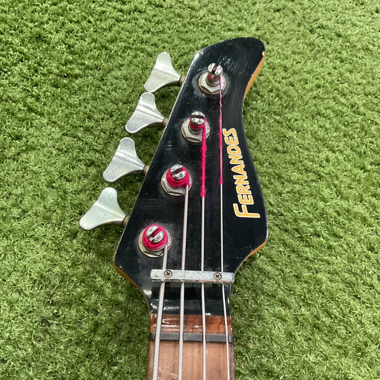 กีต้าร์เบส FERNANDES