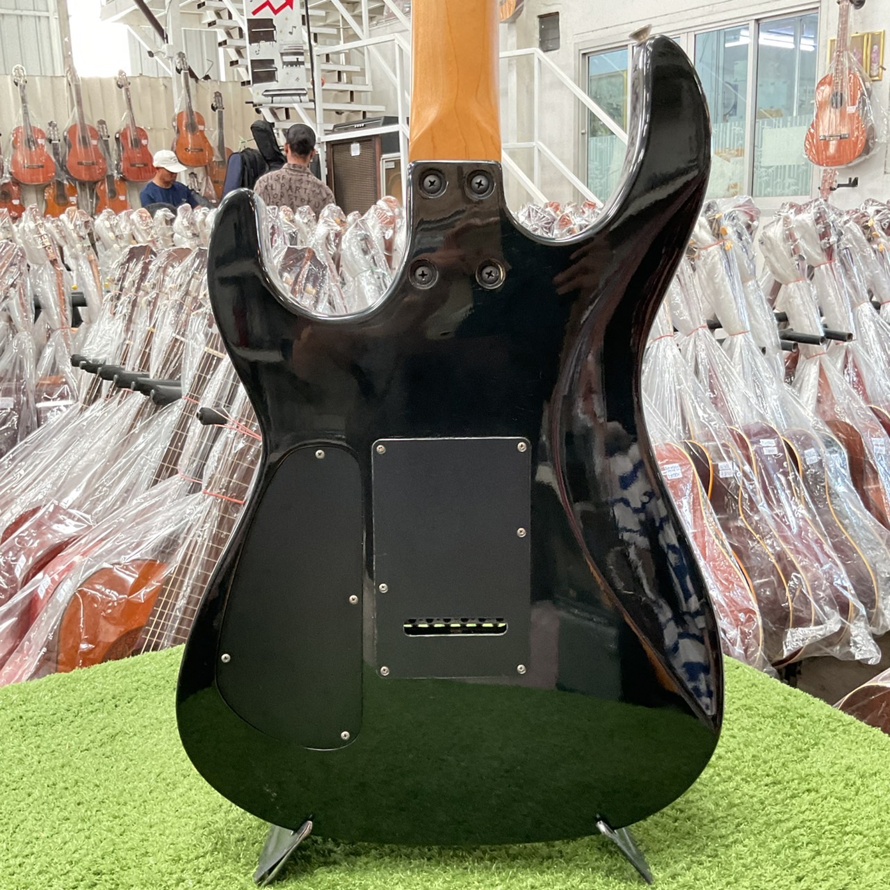 กีต้าร์ไฟฟ้า CHATTING BIRD