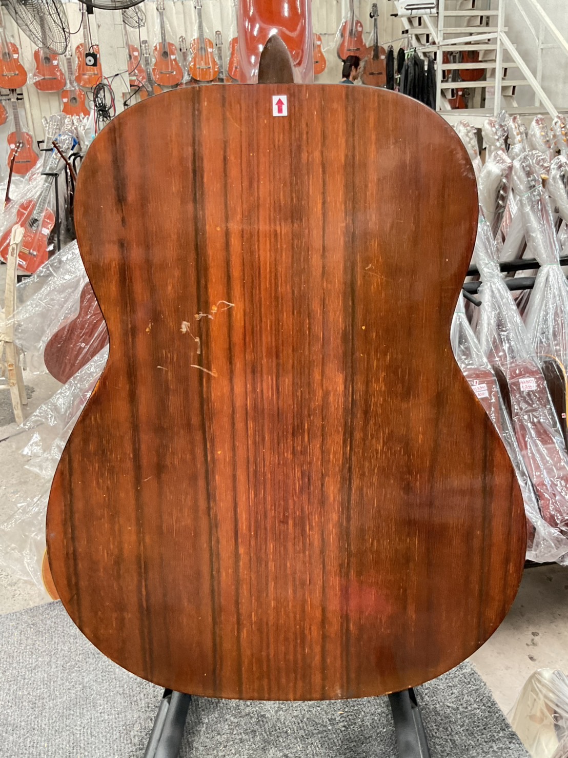 กีต้าร์คลาสสิค CLARK : No.109