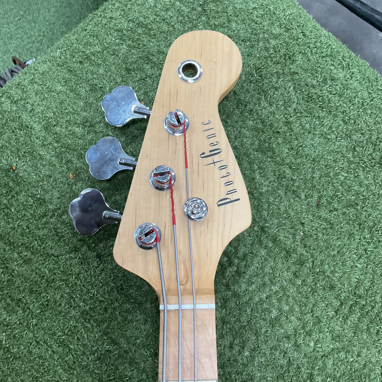 กีต้าร์เบส PhotoGenic สินค้าไม่พร้อมใช้งาน (ต้องซ่อม)