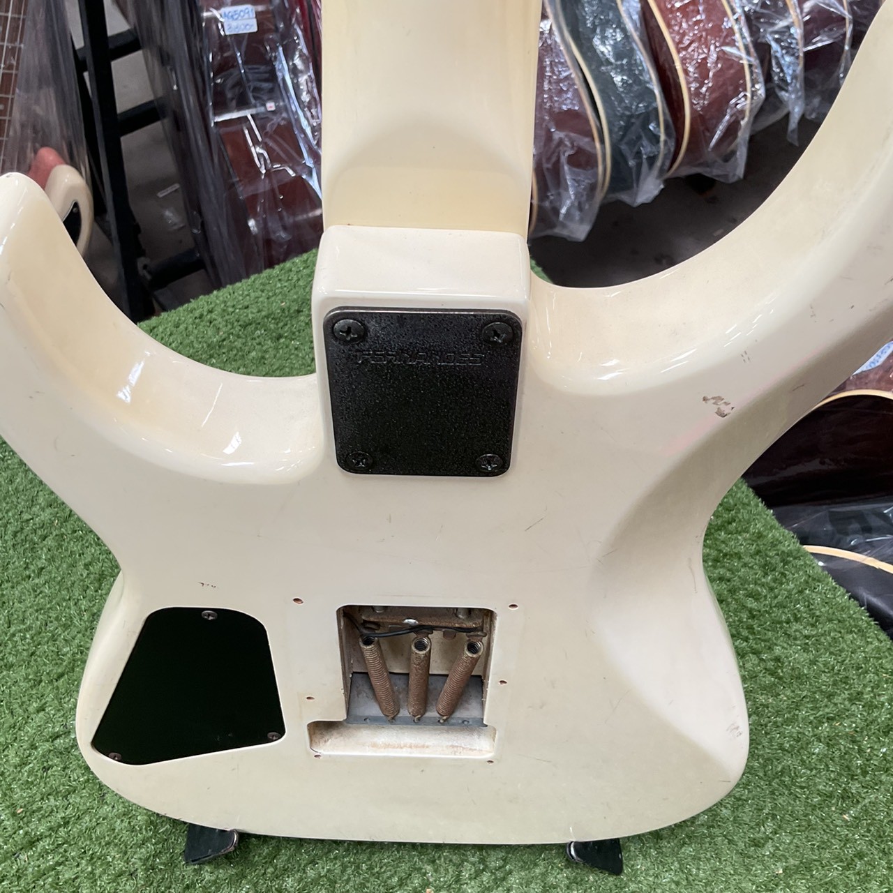 กีต้าร์ไฟฟ้า FERNANDES