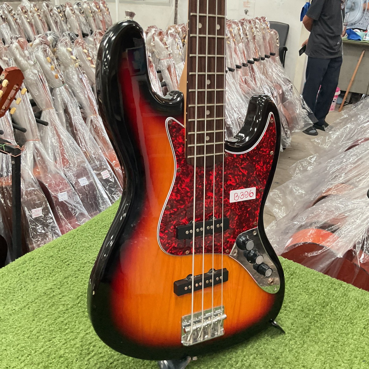 กีต้าร์เบส SELDER