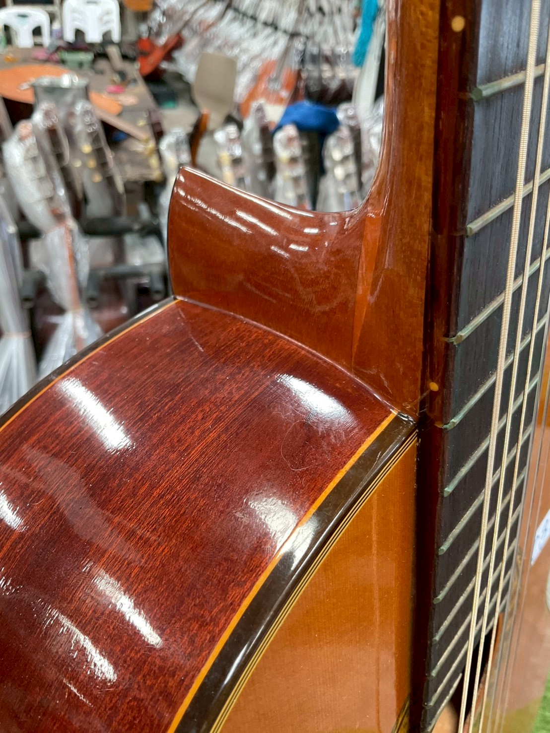 กีต้าร์คลาสสิค ยี่ห้อตามภาพ