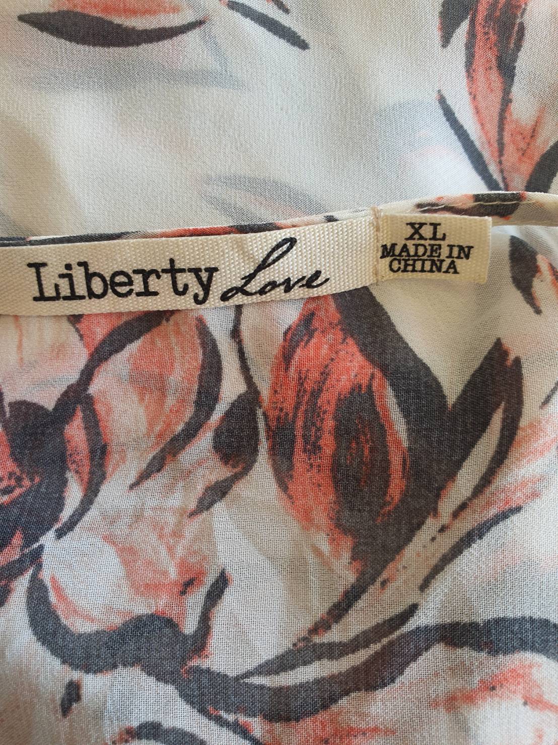 FF04958 เสื้อคลุมชีฟอง มือสอง สีขาวลายดอกไม้ แบรนด์ Liberty อก free-50 นิ้ว