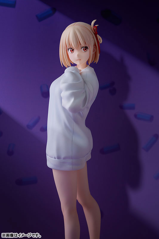 Lycoris Recoil Chisato Nishikigi: Oversized Sweatshirt Ver. 1/7 Complete Figure(Pre-order)