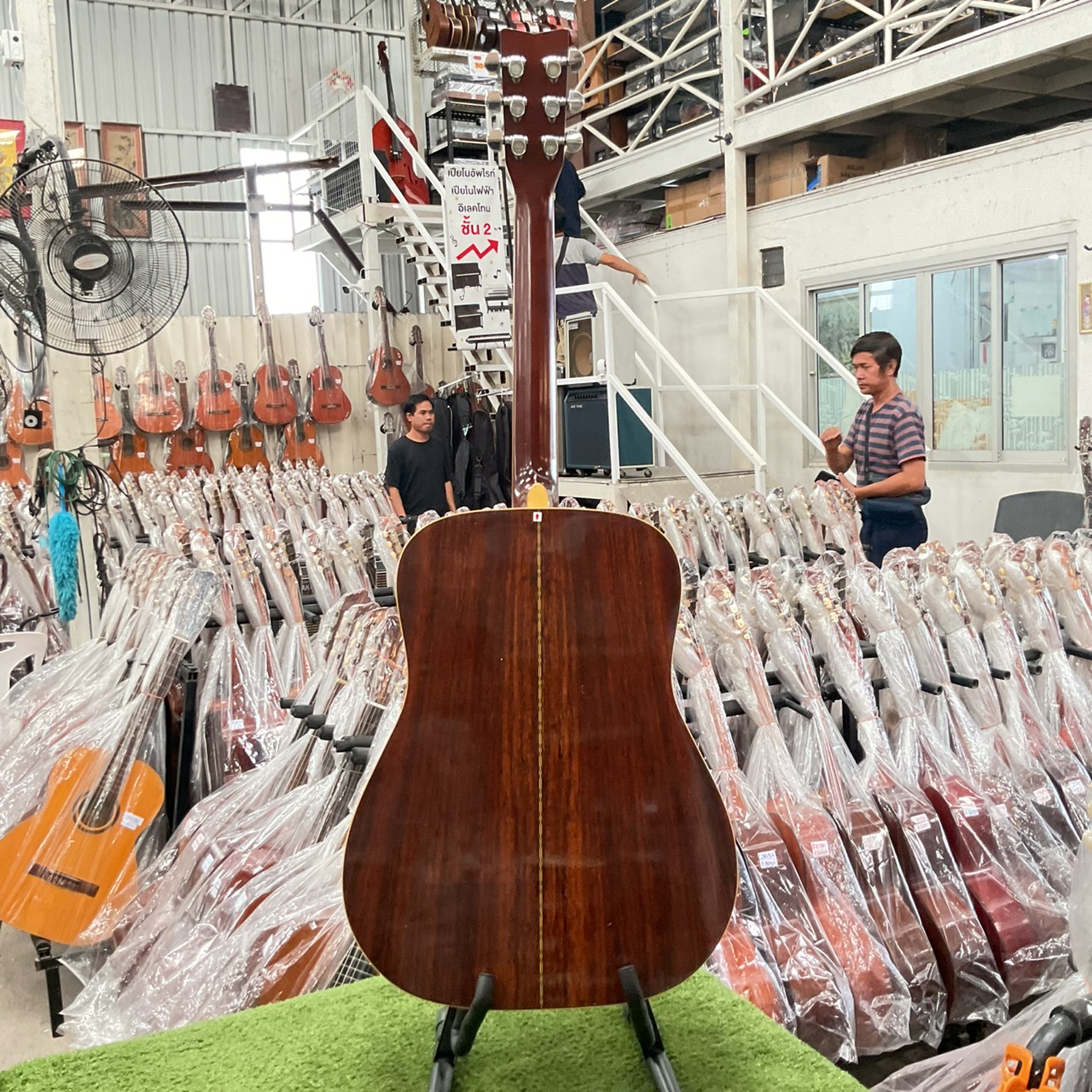 กีต้าร์โปร่งไฟฟ้า YAMAHA : FG-301