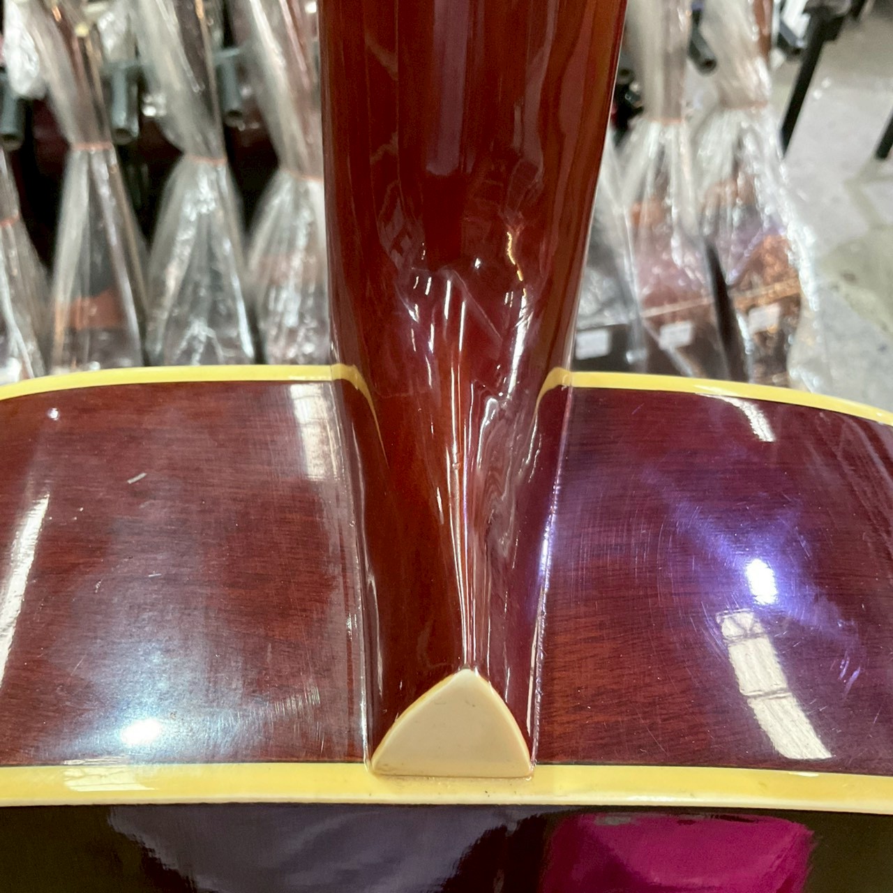 กีต้าร์โปร่ง History : HFGITS