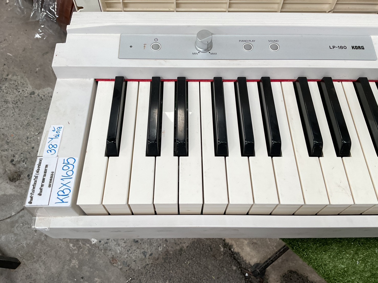 เปียโน KORG : LP-180 สินค้าไม่พร้อมใช้งาน (ต้องซ่อม)
