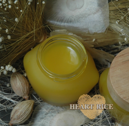 Phlai Spa Blam / Essential Balm ยาหม่องสปาสมุนไพร สูตรผสมไพล Wram Spicy Wram Spicy หอมกลิ่นสมุนไพรที่คุ้นเคย