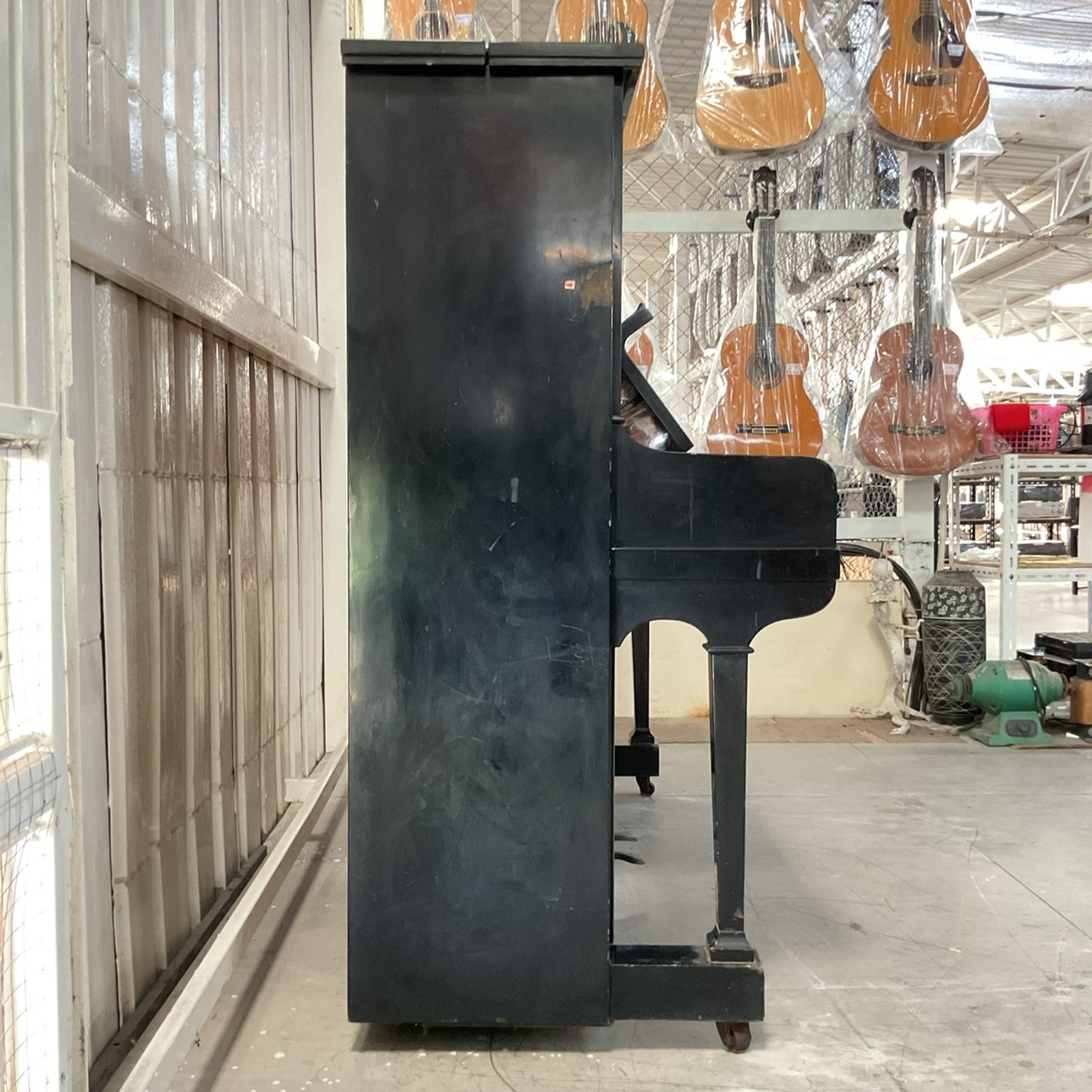 เปียโนอัพไลท์ Schweizerstein : HU-200