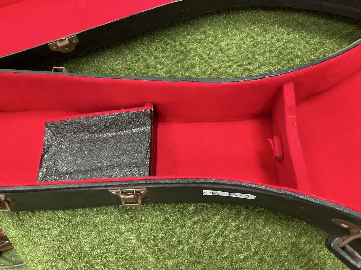 กล่องเคสกีต้าร์คลาสสิค