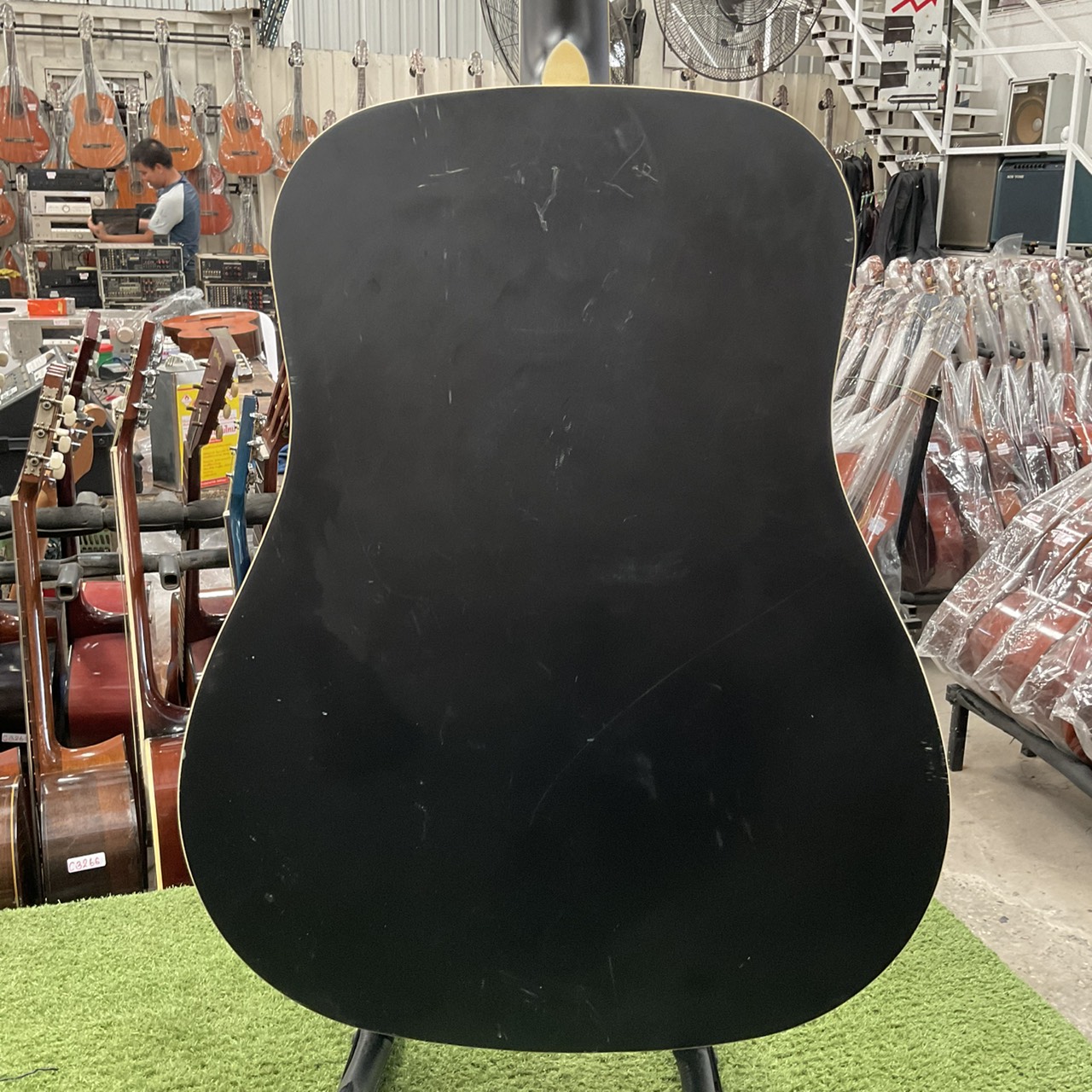 กีต้าร์โปร่ง HONEY BEE : W-15M BK