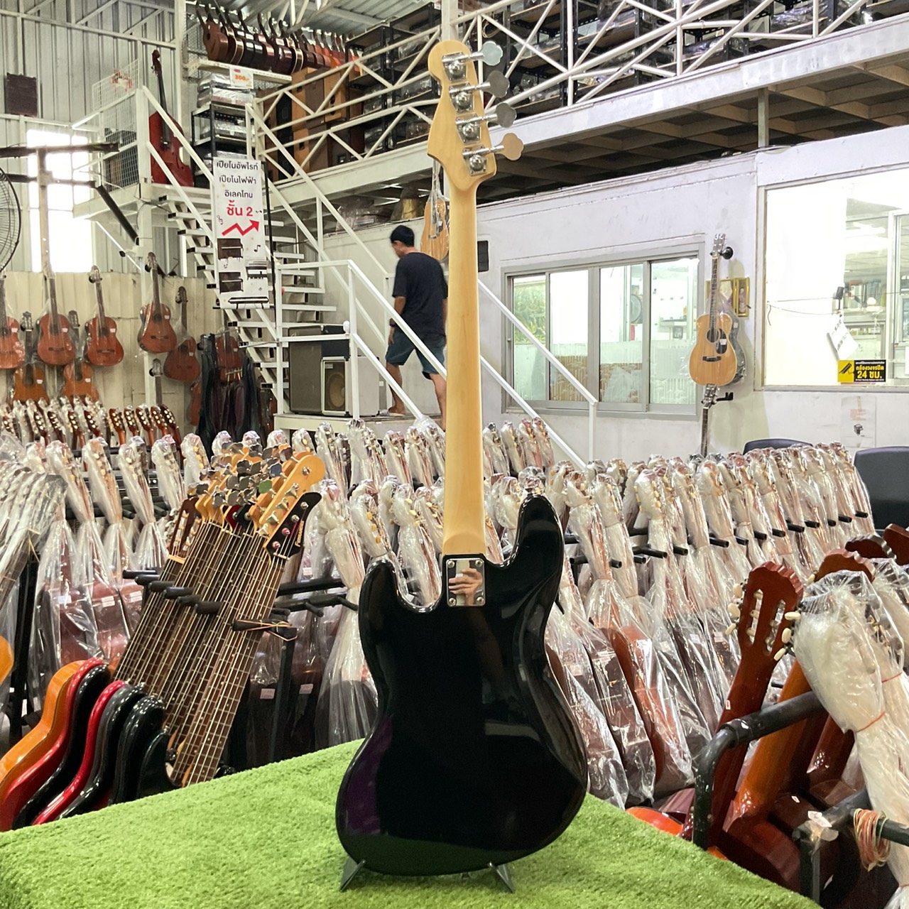 กีต้าร์เบส Sni jer (Gion)