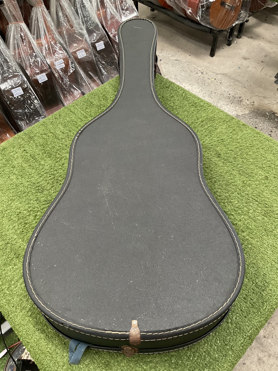 กล่องเคสกีต้าร์คลาสสิค