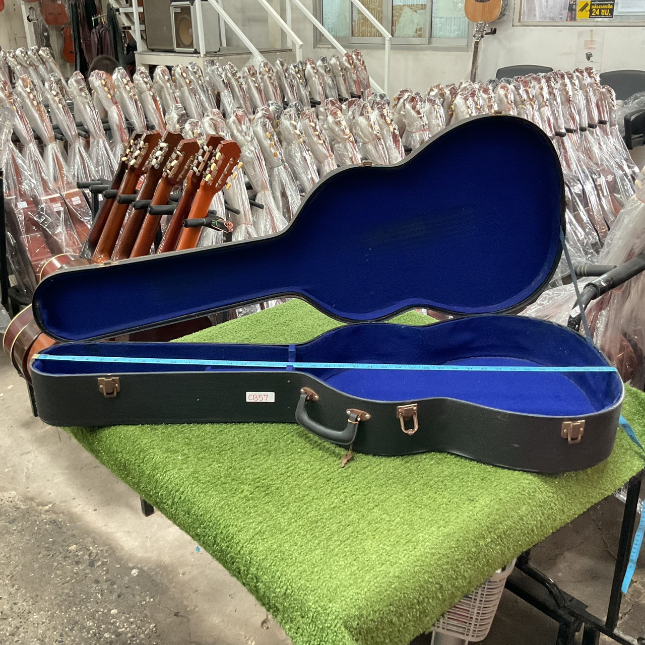 กล่องเคสกีต้าร์คลาสสิค