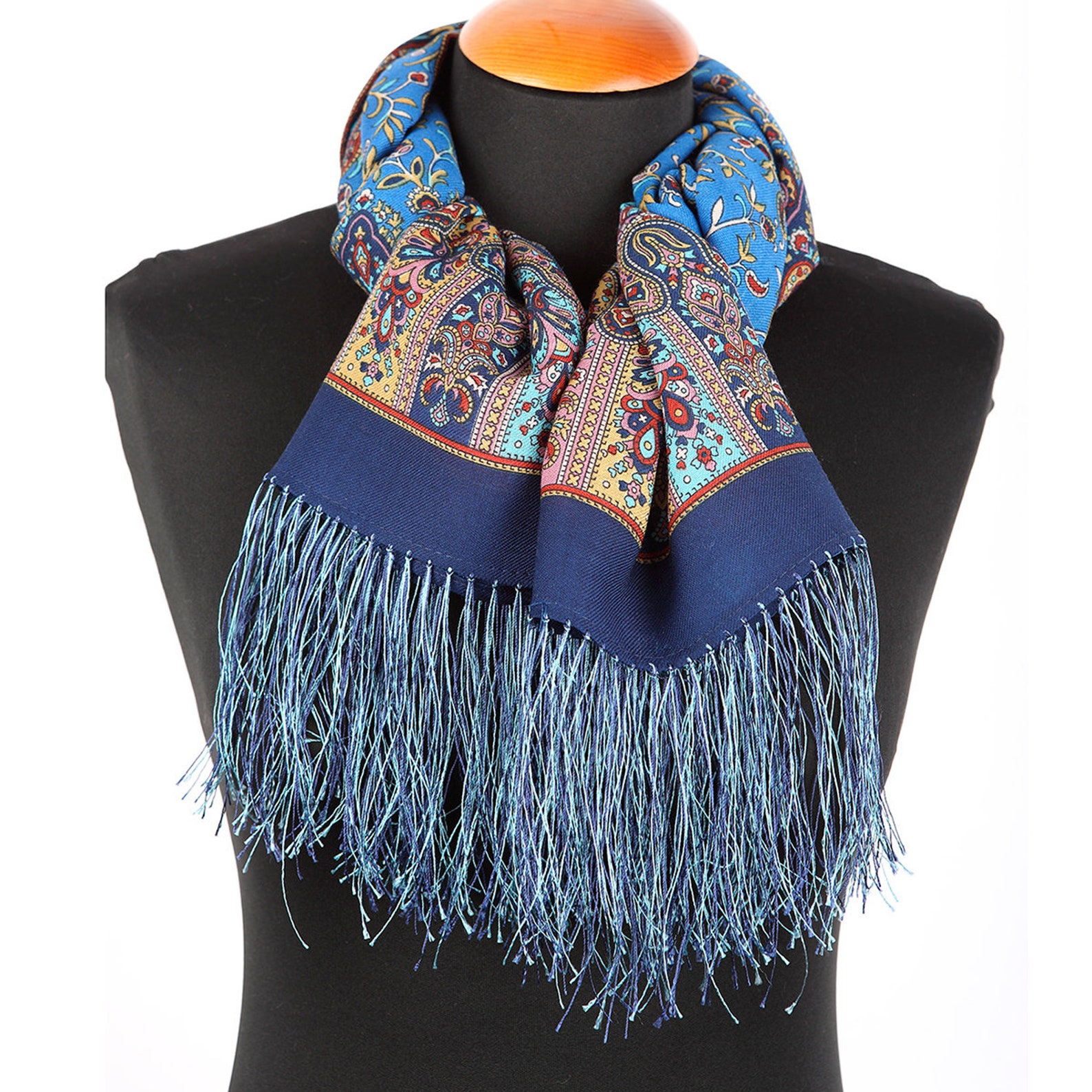 ผ้าพันคอ/คลุมไหล่ขนสัตว์รัสเซียแท้พิมพ์ลาย (100% Wool Shawls) : From Russia With Love (150 x 60 cm.)