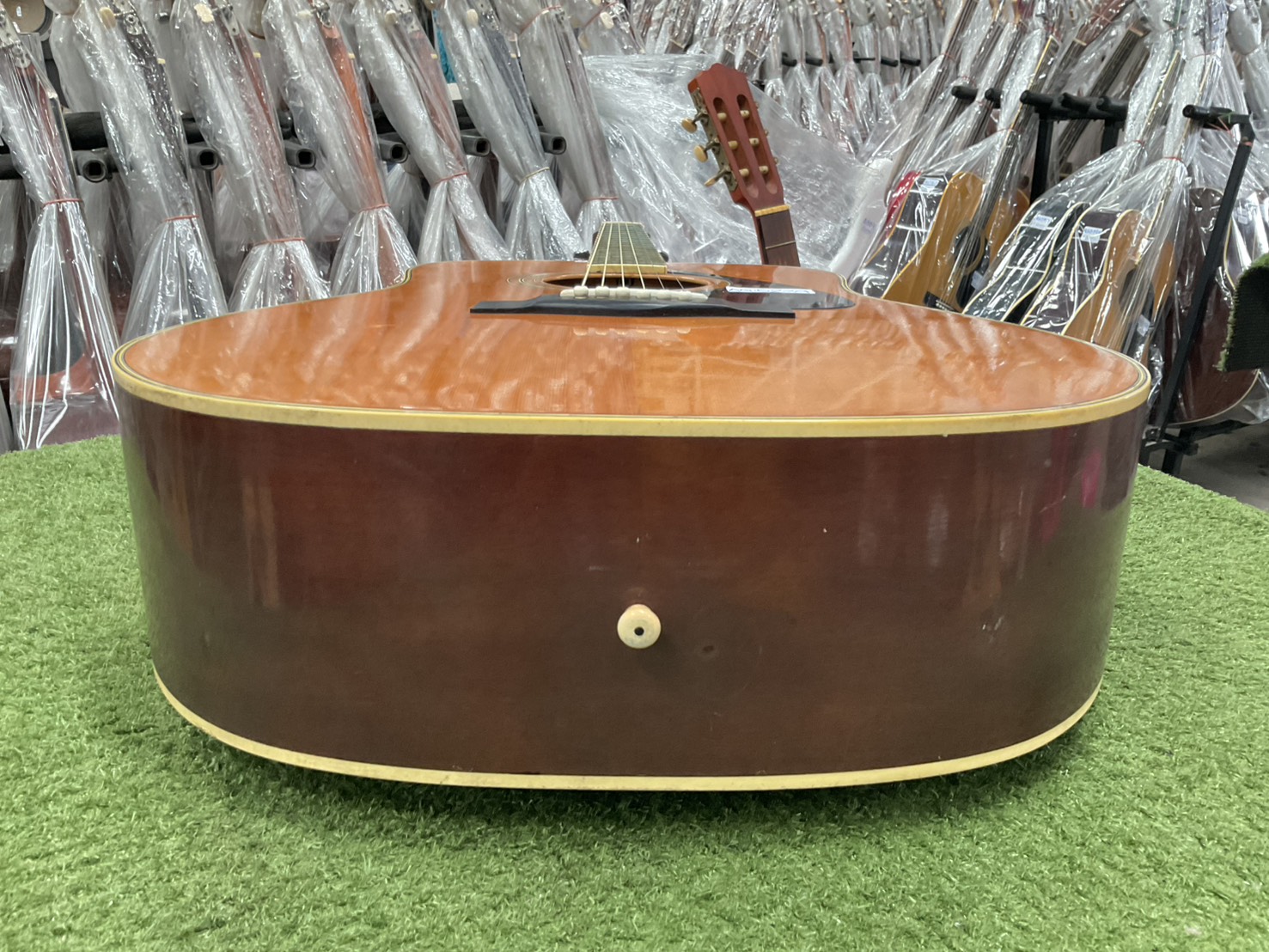 กีต้าร์โปร่ง YAMAHA : FG-200D